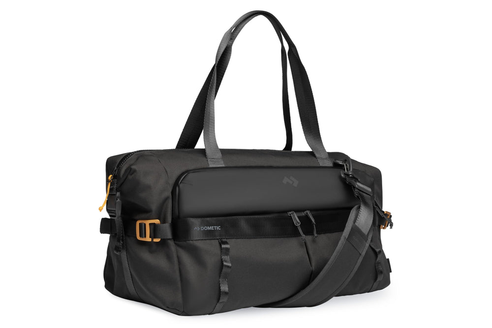 Dometic Unrestricted Duffel 25L front view highlighting portable cooling and rugged build for weekend trips.
