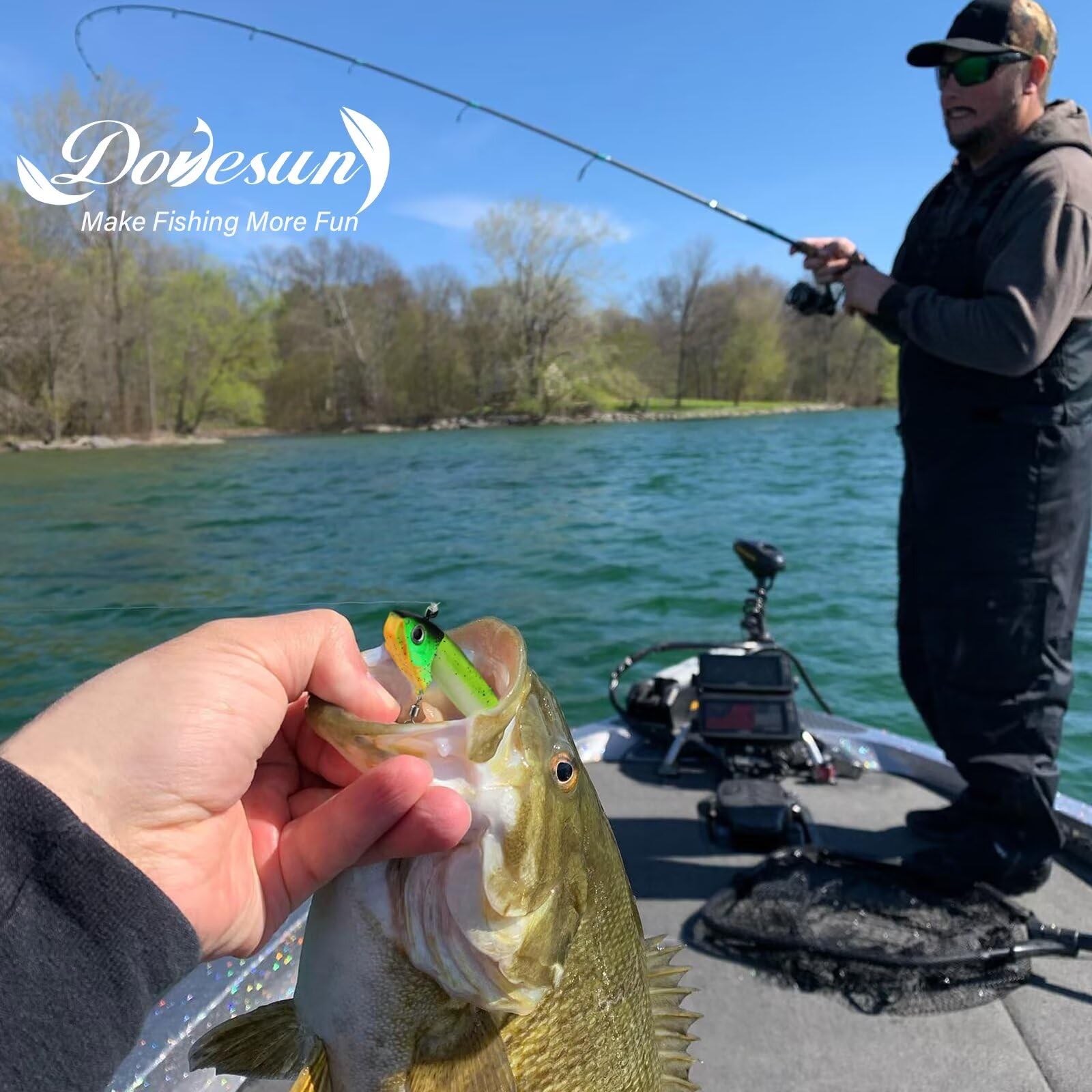Underspin jig head with stand-up nose-down posture