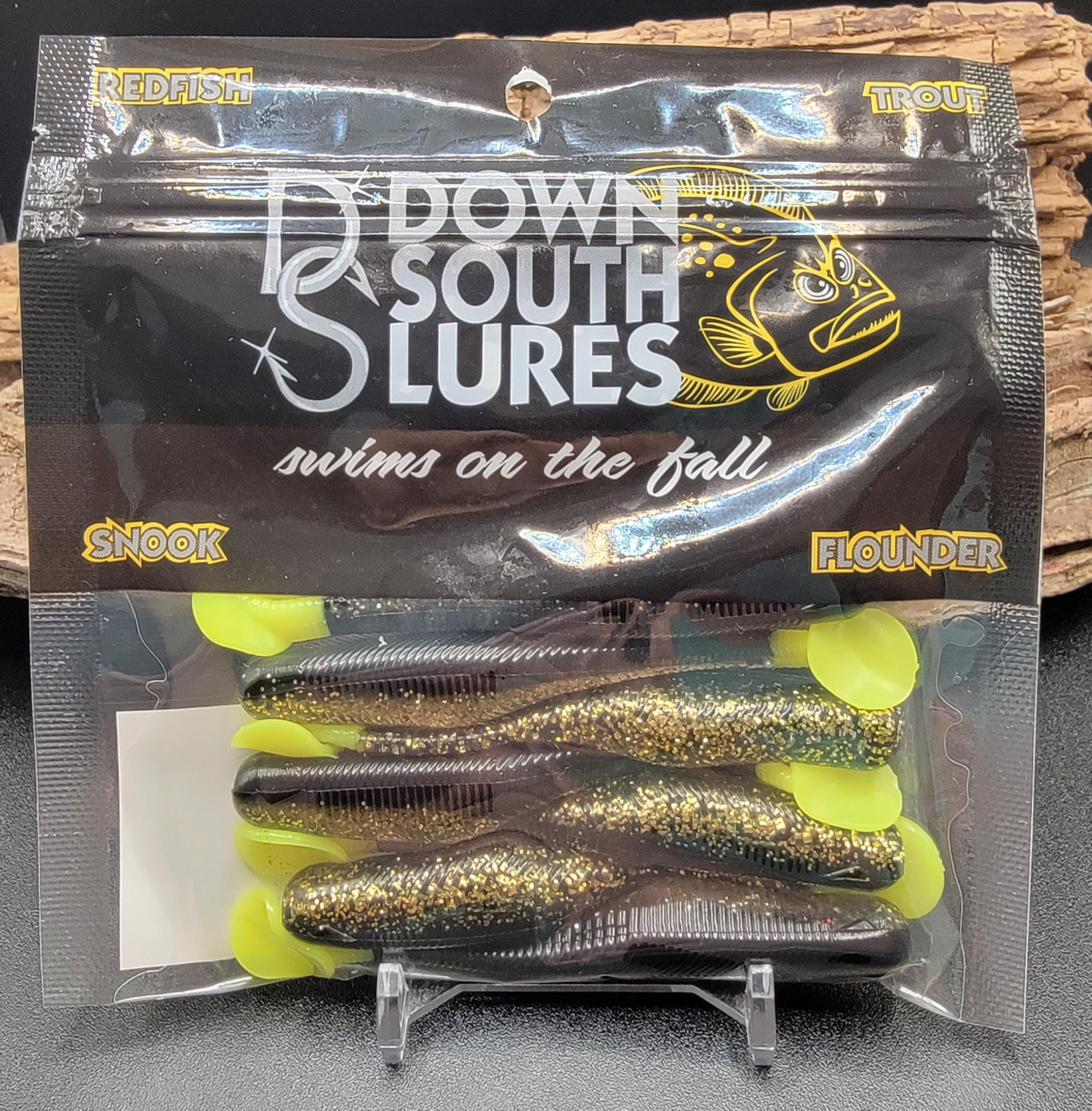 Side angle of Down South Lures 3.5 inch Texas Roach hook