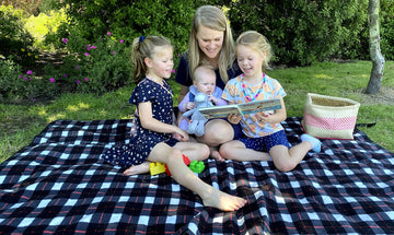 DOWN UNDER OUTDOORS blanket waterproof-back provides durable moisture protection in light rain