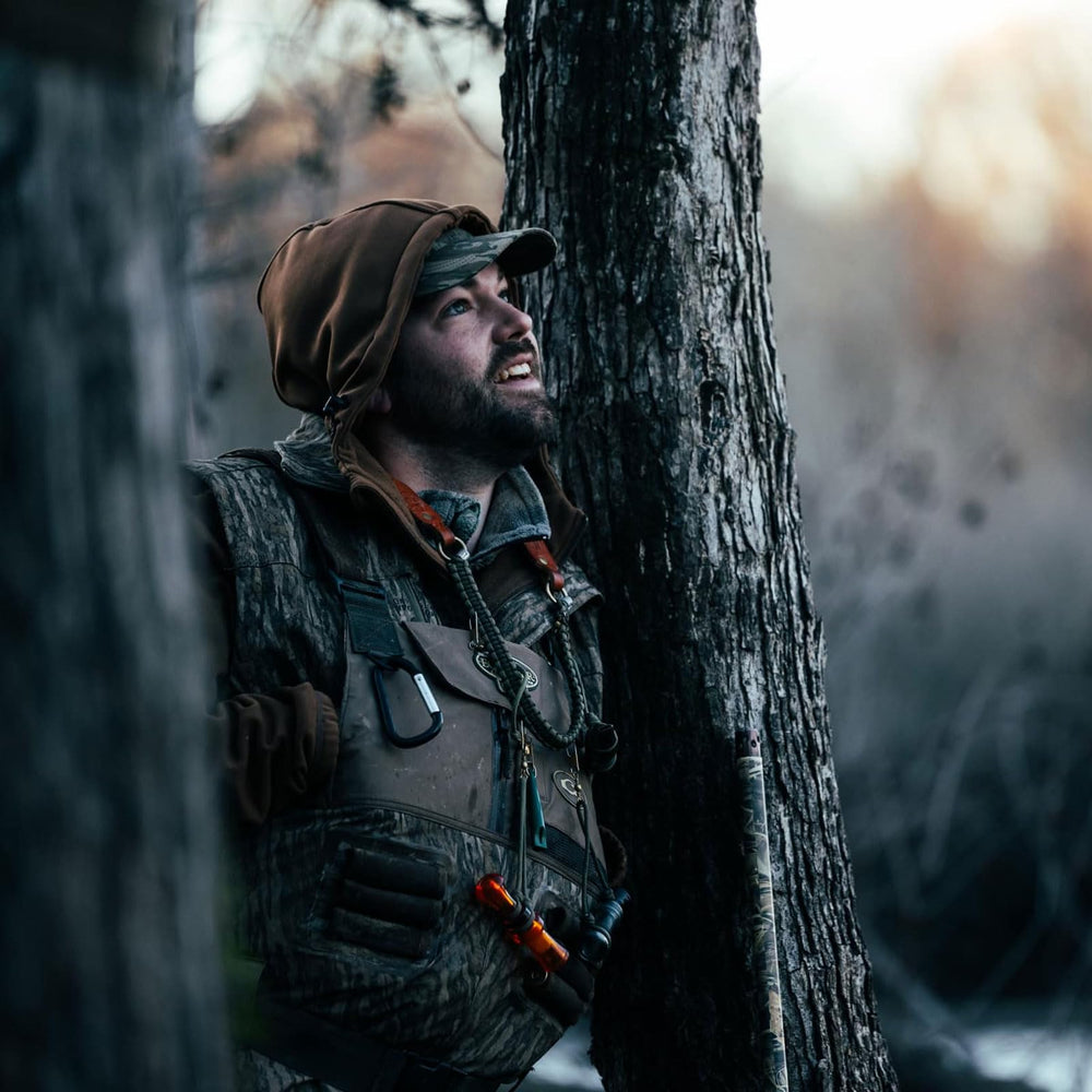 Drake Waterfowl Buckshot Eqwader 1600g Thinsulate Mudder boots keep feet warm in wet terrain.