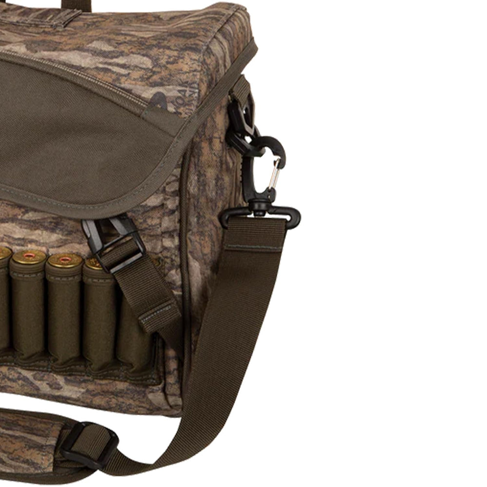Drake Waterfowl Shoulder Bag 2.0 zipper detail and durable fabric for field use