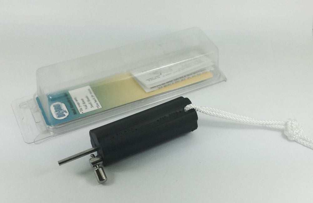 DU-BRO Nail Knotter in use tying lines and hooks precisely.