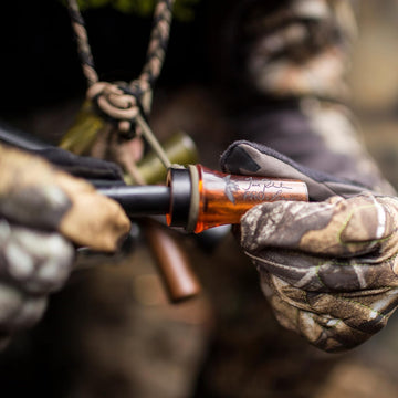 Duck Commander Jase Robertson Pro Series duck call ergonomic grip image highlights easy handling.