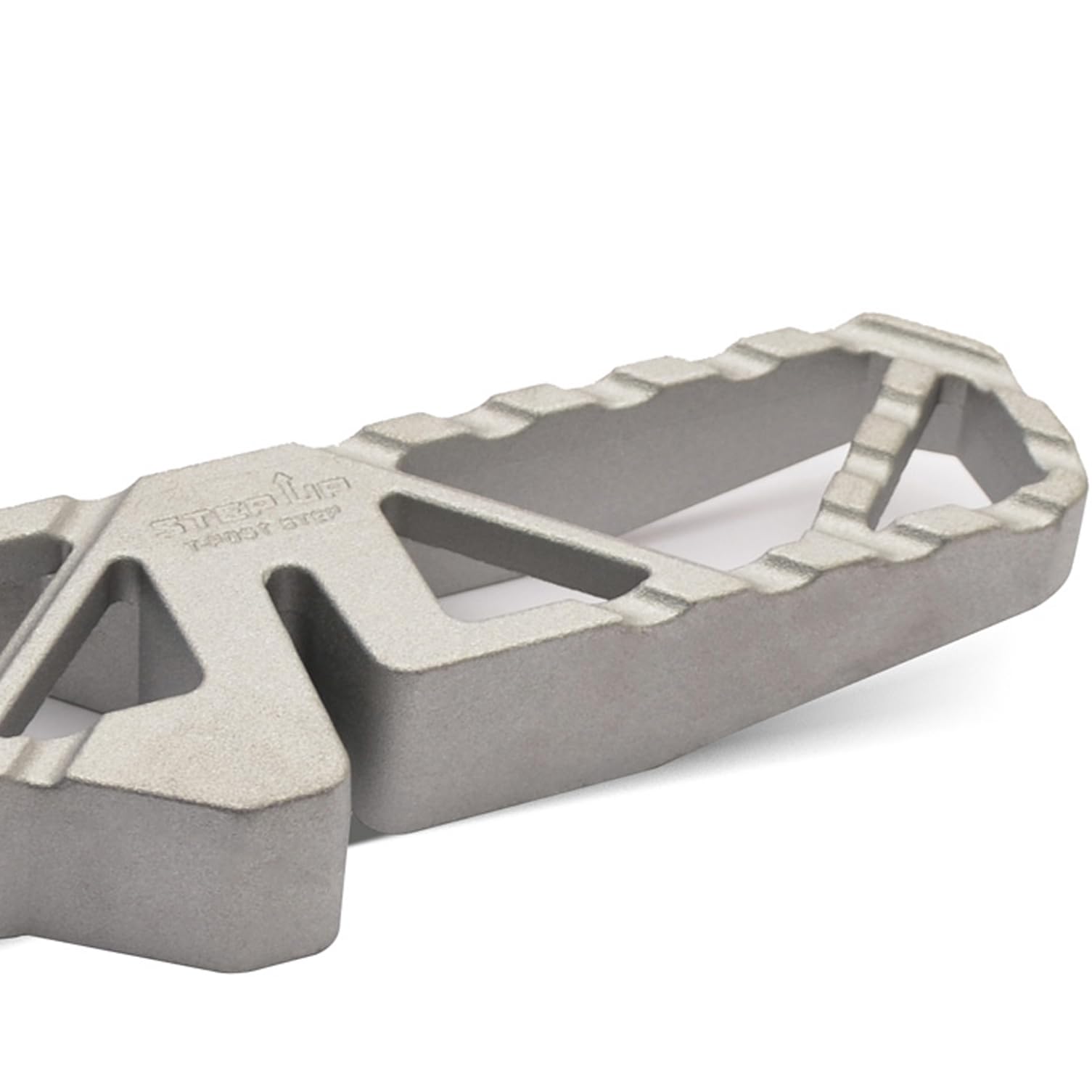 Durable aluminum construction for outdoor fence steps