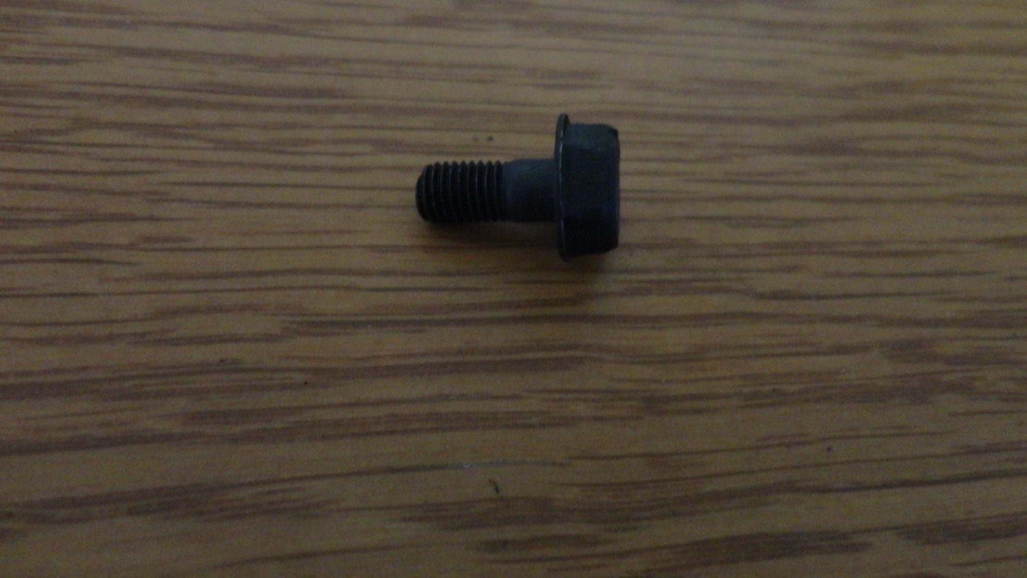 DYZ screw with integrated washer detailing load distribution for stability