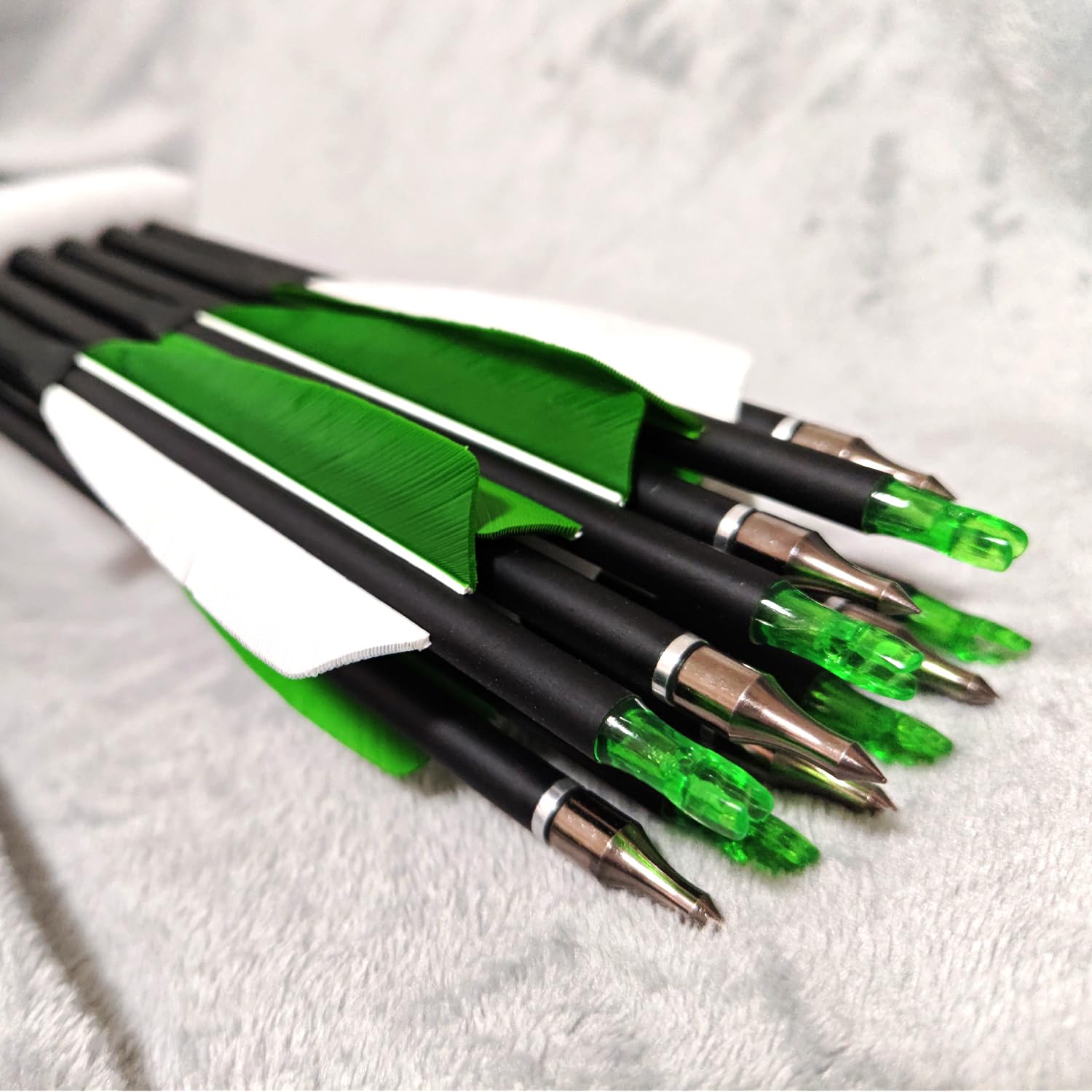 e5e10 arrows with 4-inch turkey feathers for trajectory correction