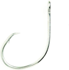 Eagle Claw L197 Circle Sea Offset Hook demonstrates strong lip-hold for live bait