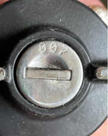 EasyKeys packaging includes clear instructions for quick replacement.