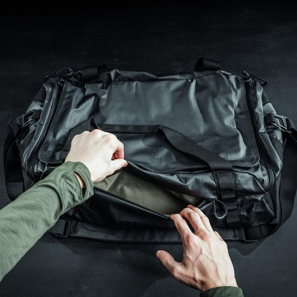 Eberlestock Hyllus duffel bag carry options for comfortable handling.