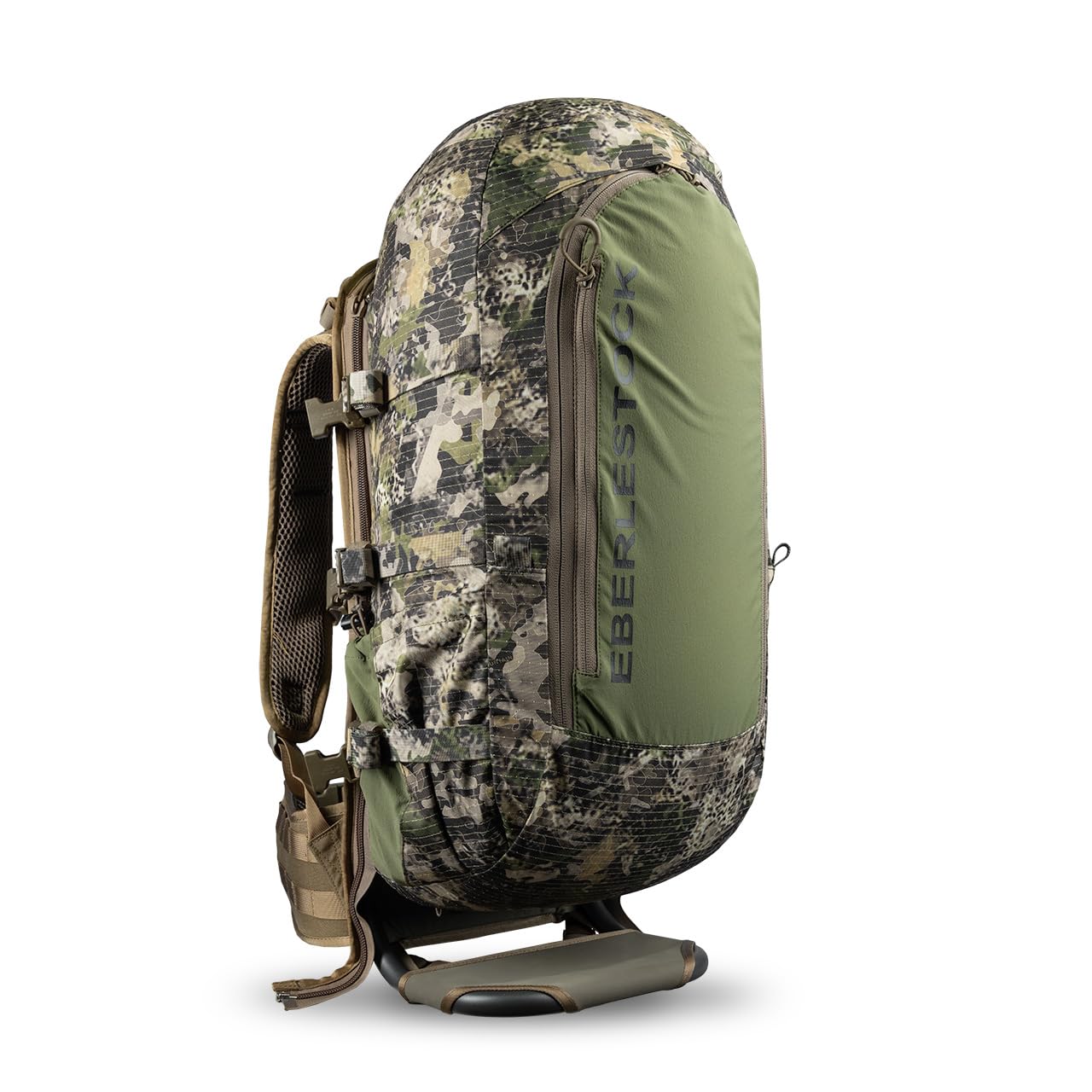 Eberlestock Vapor 2500 front view highlights ultra-lightweight frame for day hikes