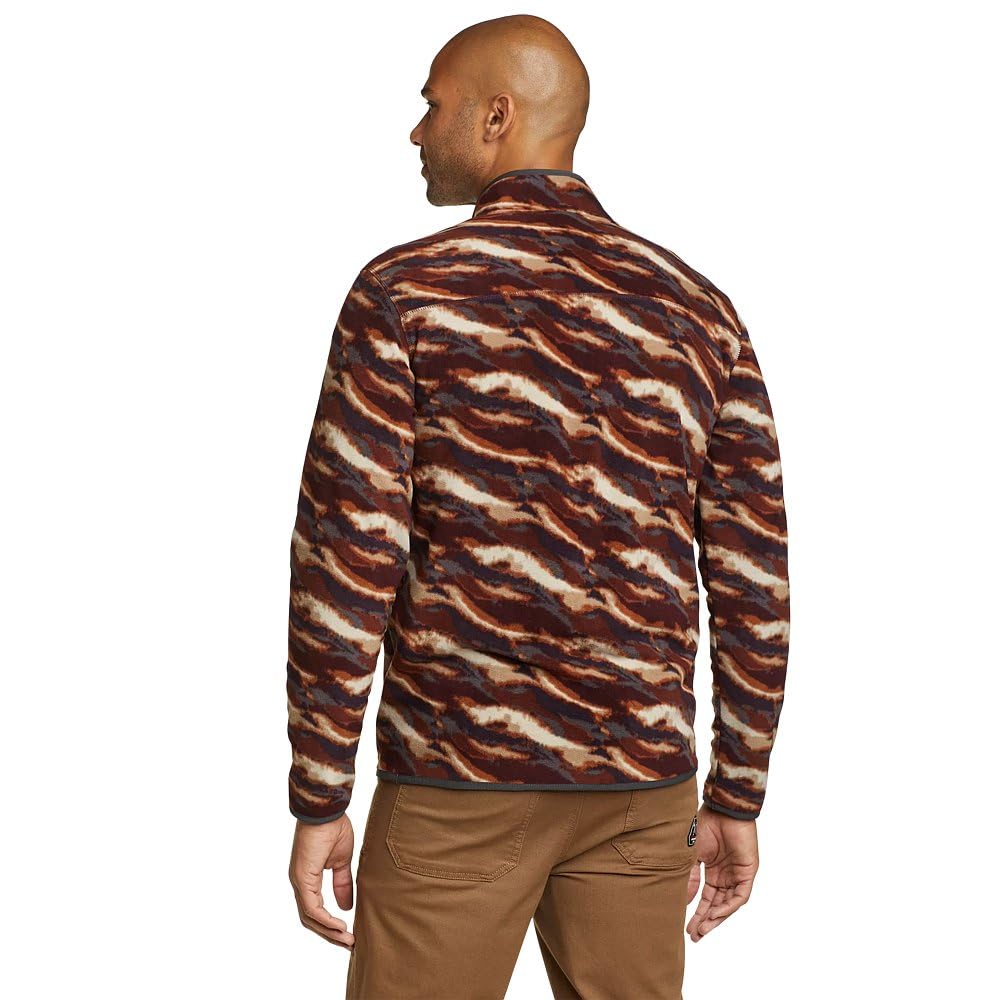 Eddie Bauer Chutes Snap Mock pocket-detail highlights two hand pockets for everyday storage.