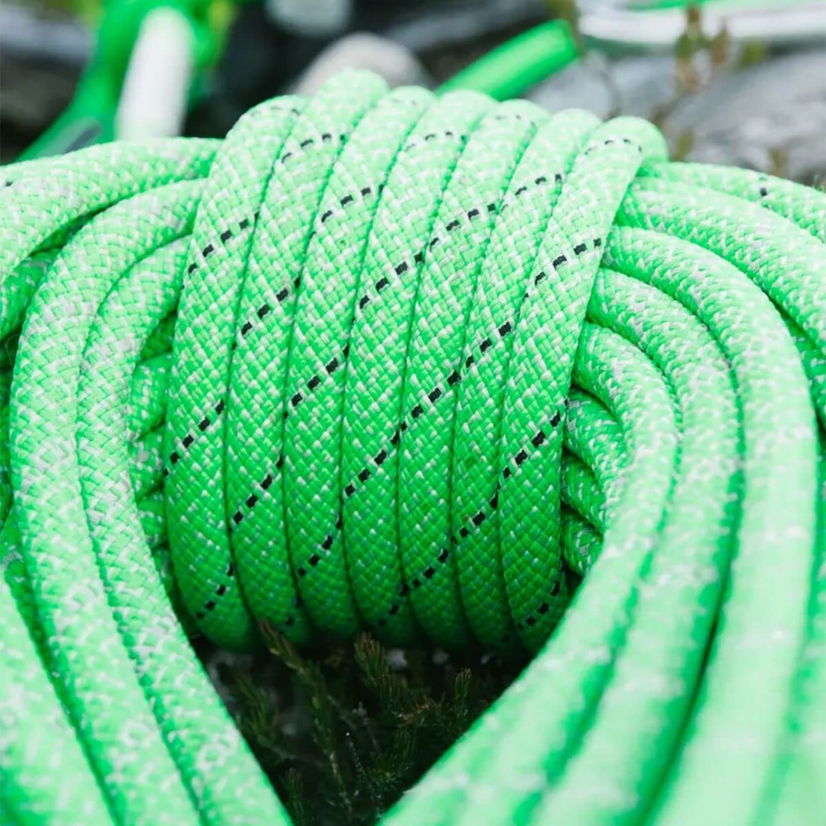 Edelrid 3D lap coiling keeps rope ready without tangles