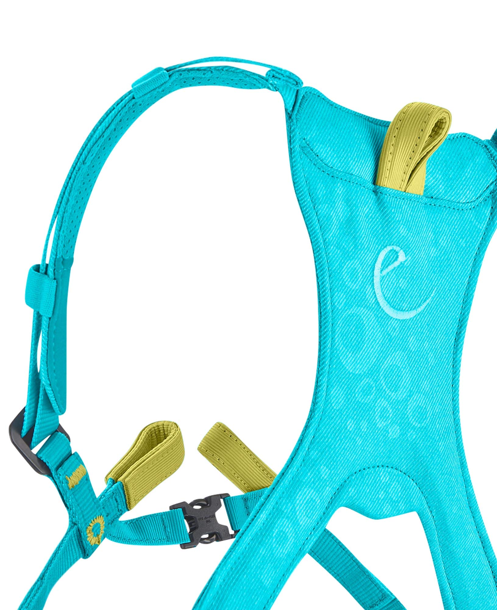 EDELRID Kids Climbing Harness weight comparison emphasizes light, kid-friendly gear.