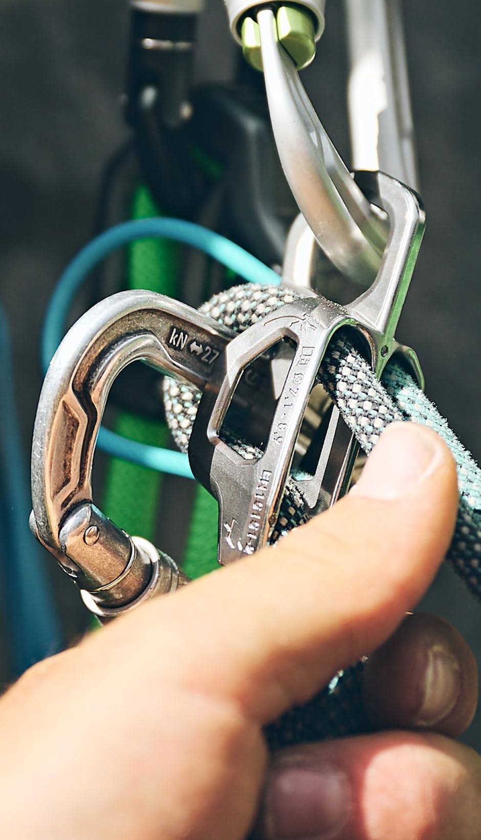 EDELRID Nano JUL abrasion-resistant stainless steel construction details.