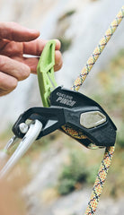 EDELRID Pinch brake rope grip accessible with all fingers for quick adjustments.