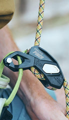 EDELRID Pinch in a low-profile position for close-to-body belaying.