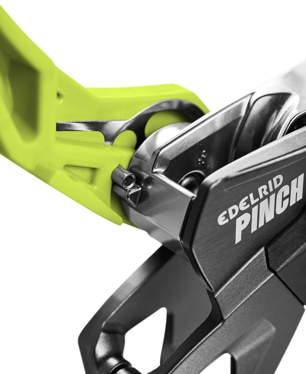 EDELRID Pinch supports 8.5–10.5 mm dynamic ropes and 10.0–10.5 mm static ropes.