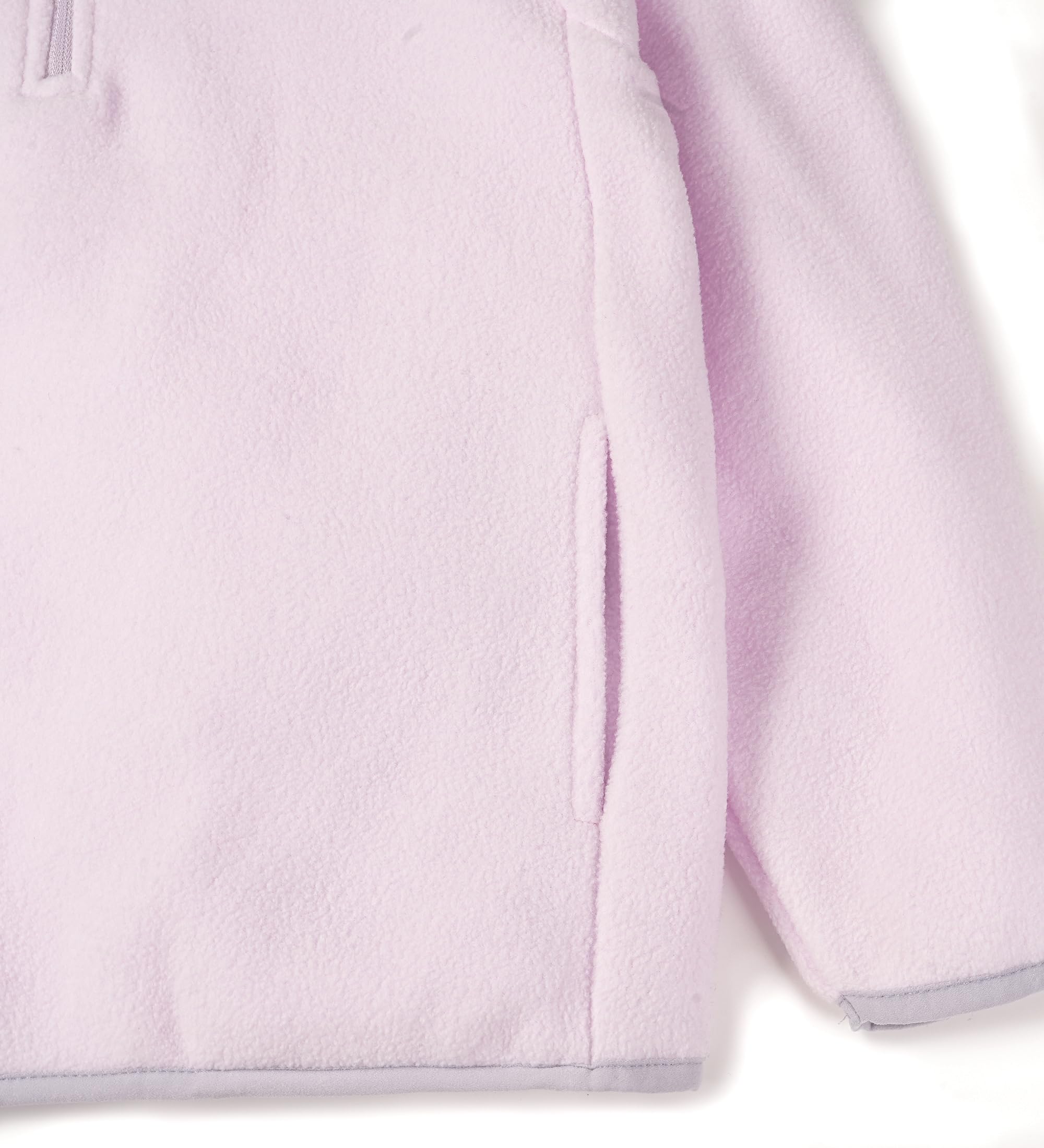 EIGIOO all-season outerwear styling pairs with tees or sweaters