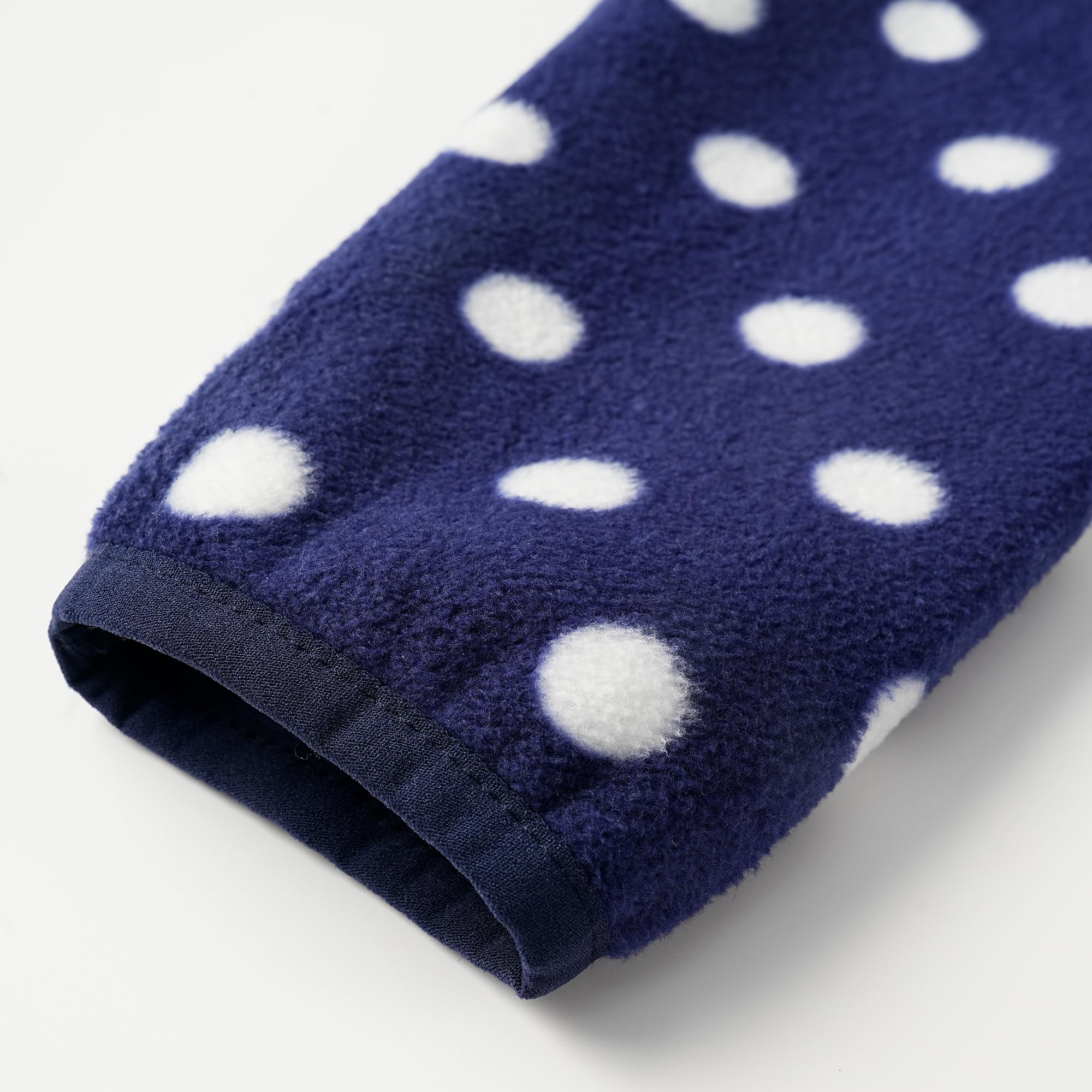 EIGIOO fleece jacket featuring graphic designs children will love.