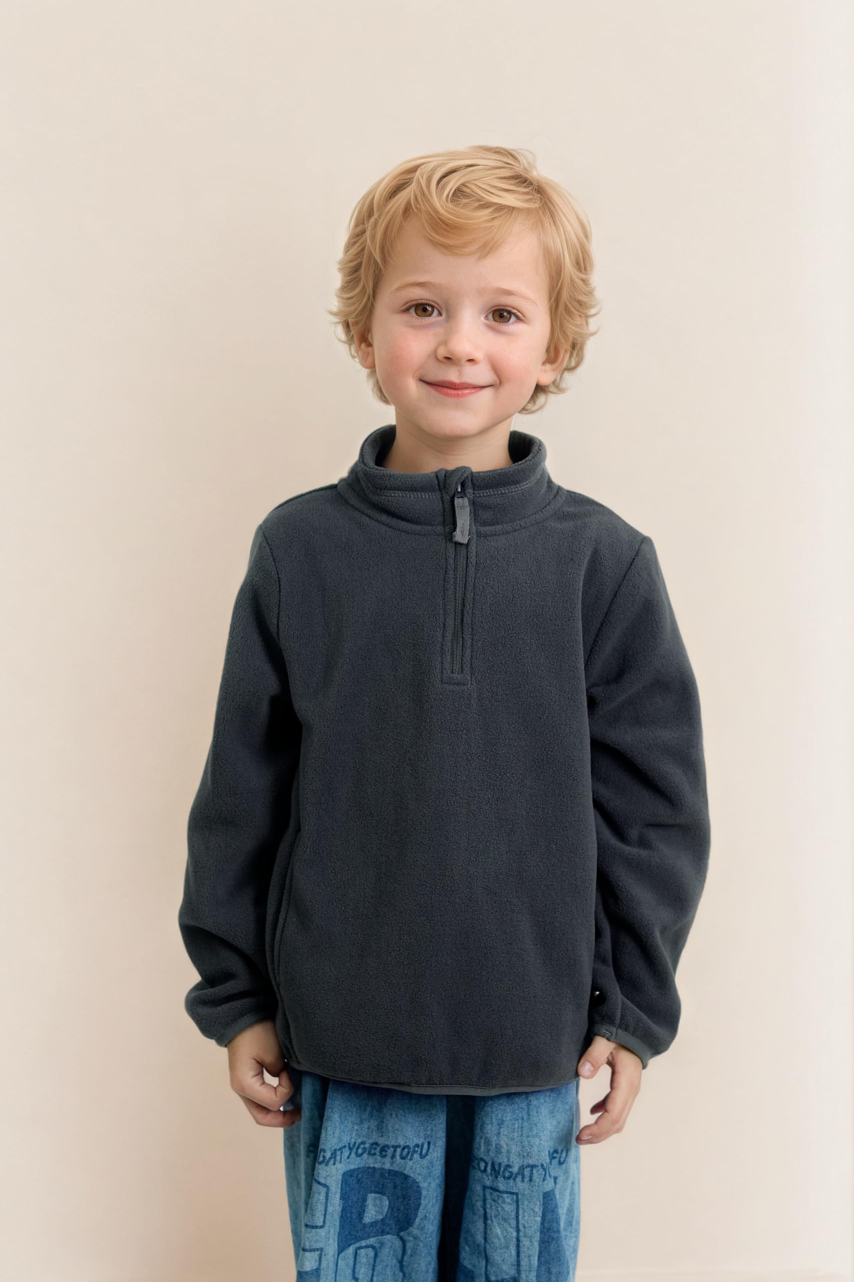 Eigioo toddler fleece quarter-zip jacket car-seat-friendly fit for safe travel.