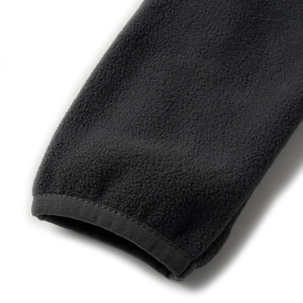 EIGIOO Toddler fleece jacket neck detail illustrating half-high neck comfort