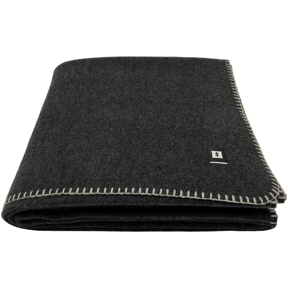 EKTOS virgin wool blanket folded shows premium softness and ready-to-use warmth for cozy home use.