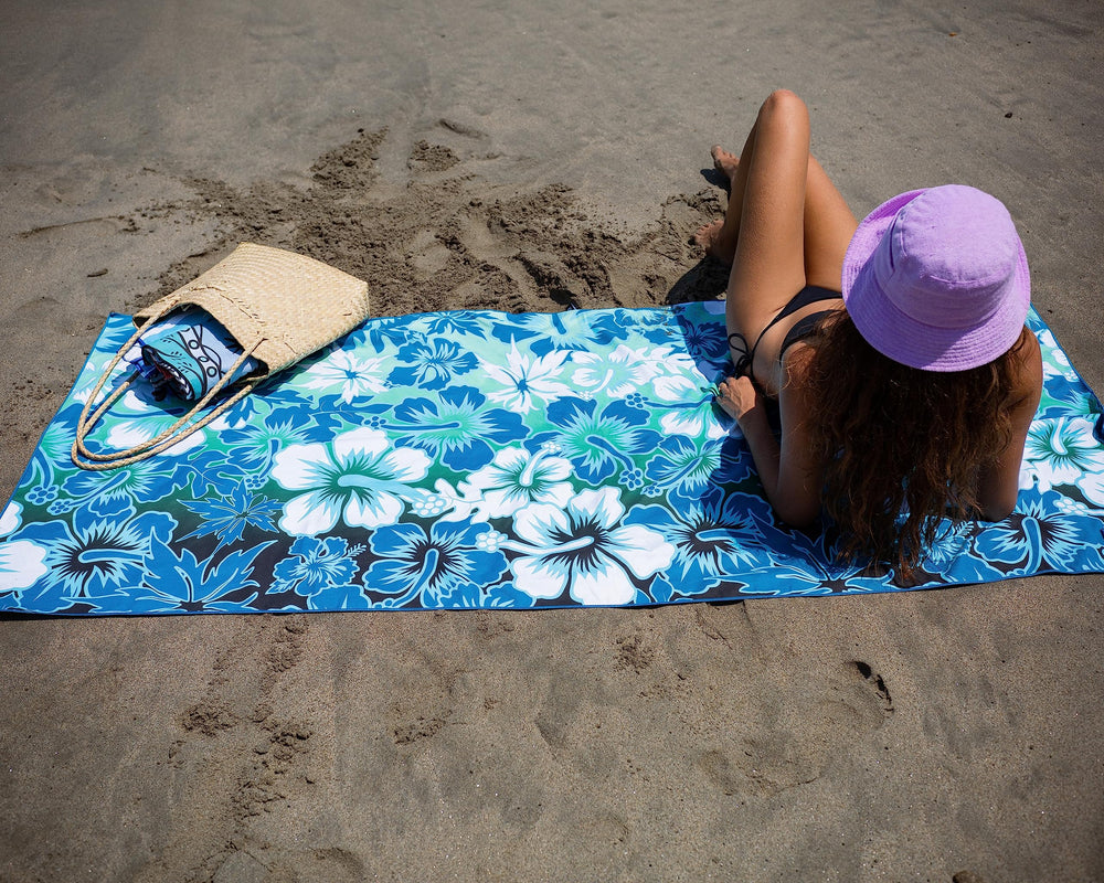Elite Trend XL towel size shot demonstrates ample lounging space.