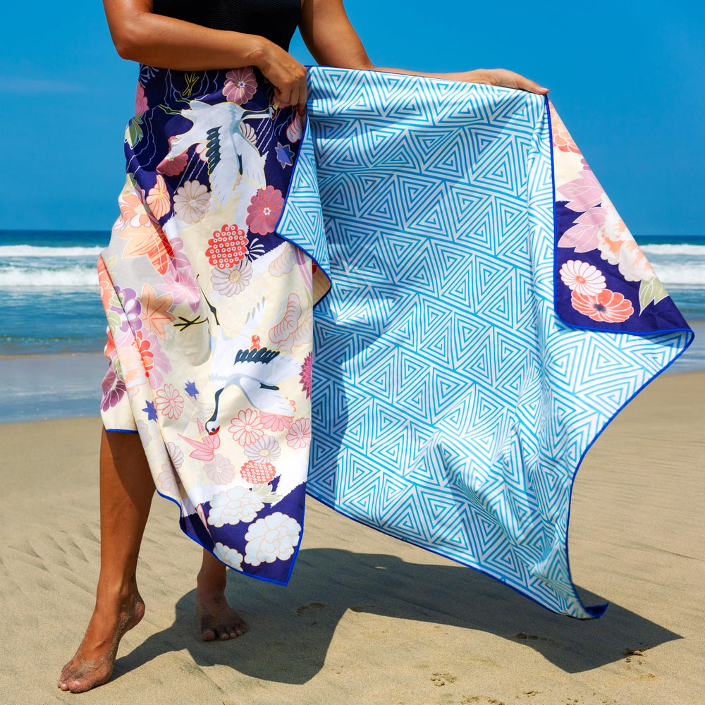 Elite Trend Quick Dry Towel kimono gold closeup highlighting premium color