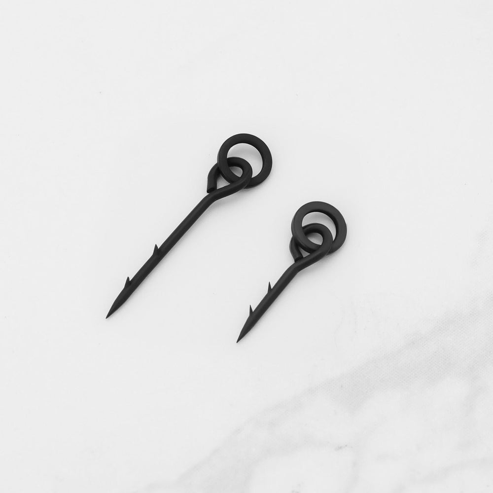 Bait spikes attaching to fishing rig