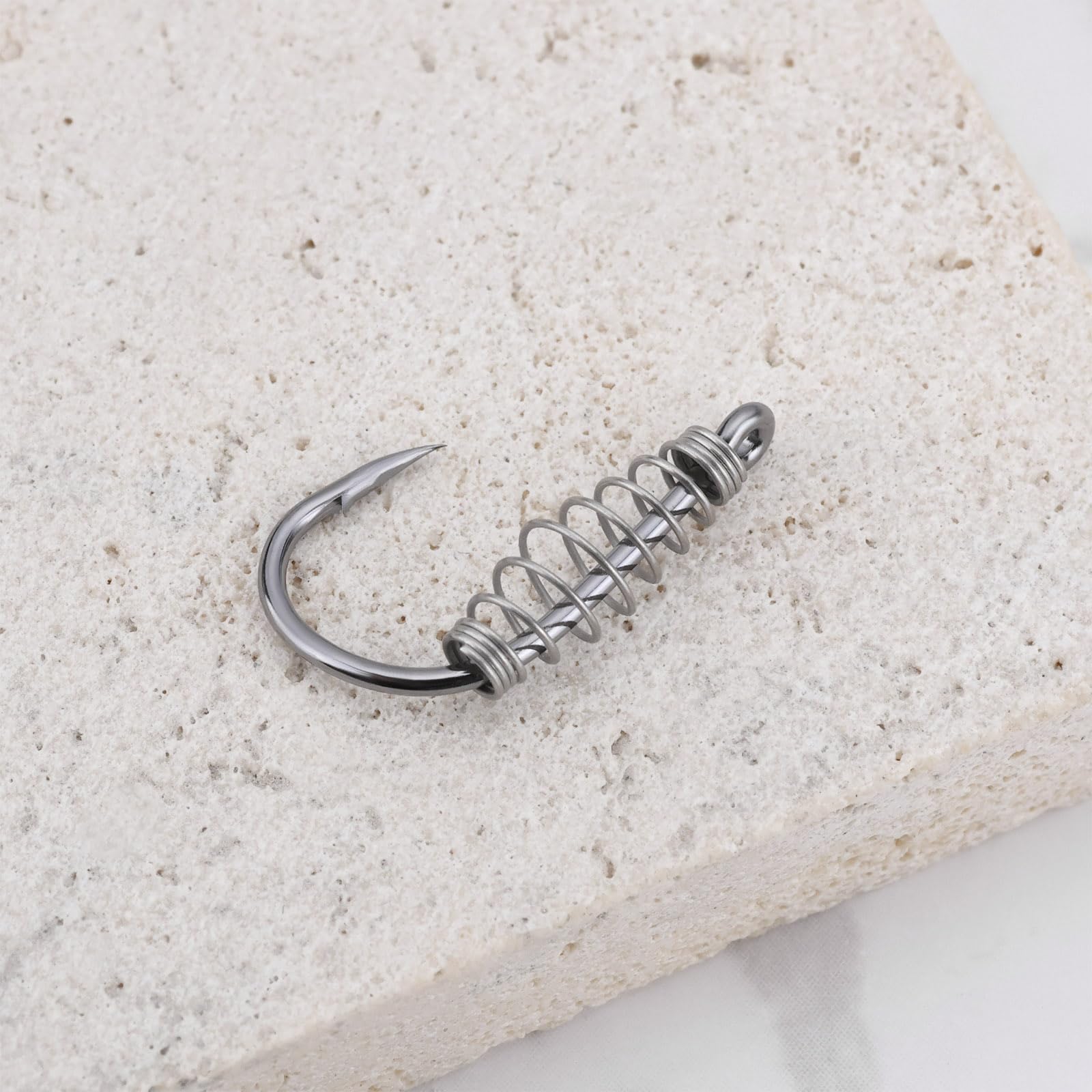 High carbon steel fishing hooks with swivel and spring