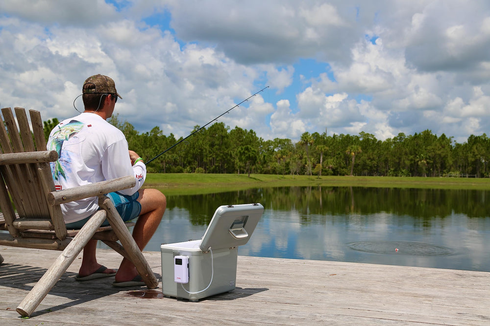 ENGEL removable pull net makes live bait handling effortless in field.