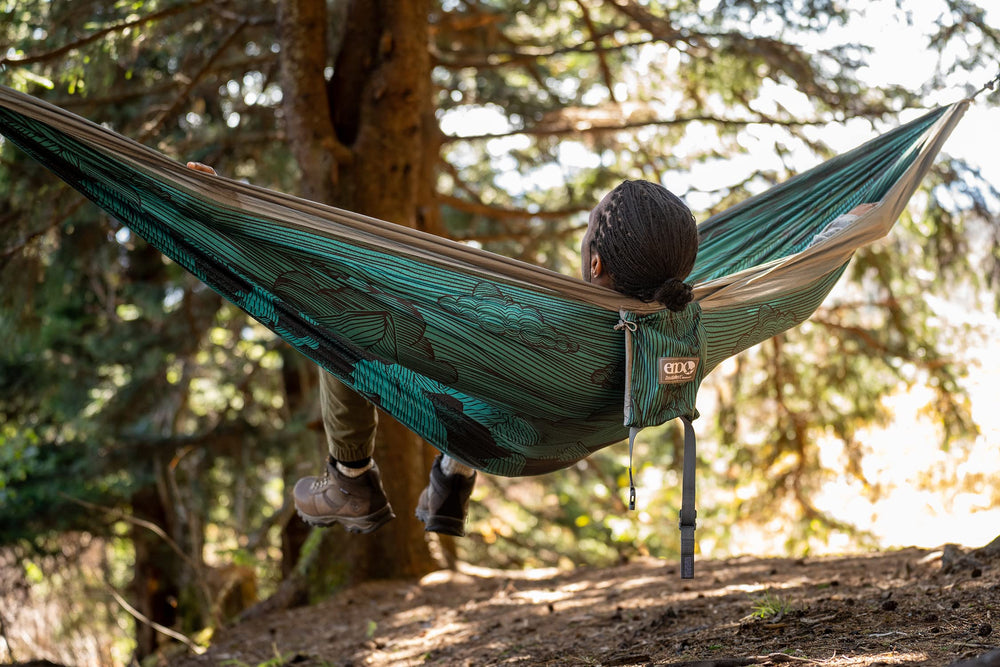 ENO DoubleNest 400-pound capacity under load during use