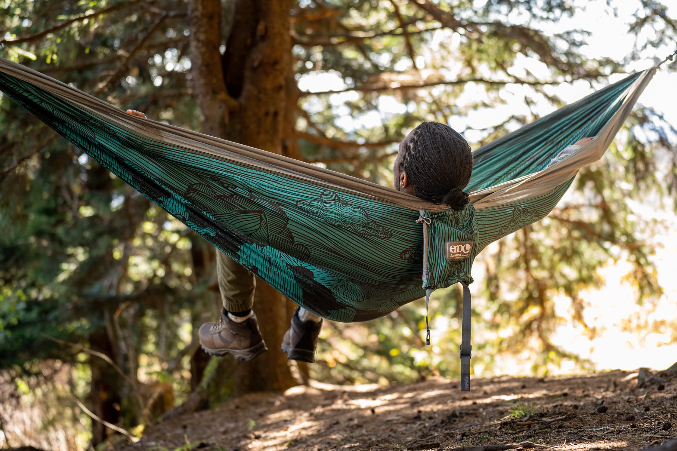 ENO DoubleNest 400-pound capacity under load during use