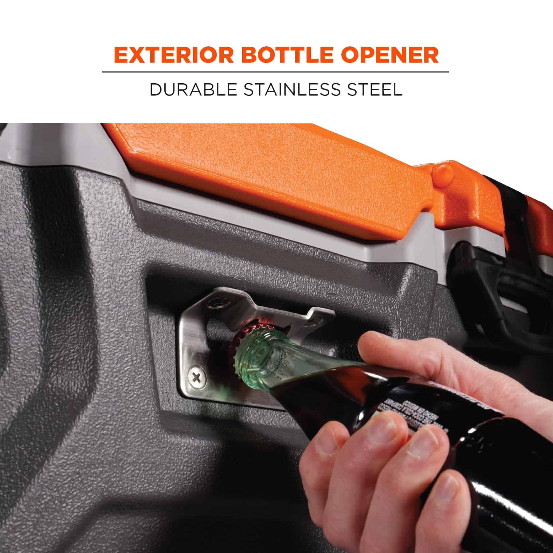 Ergodyne Chill-Its 5171 heavy-duty rubber latches keep the lid sealed.