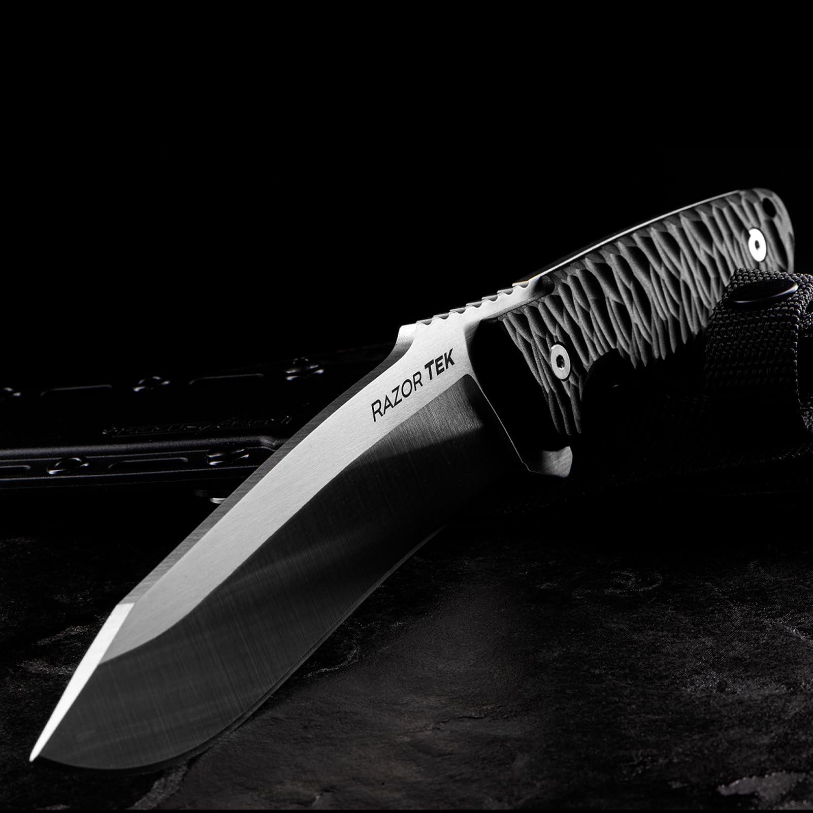 Ergonomic textured GFN handle of Razor Tek