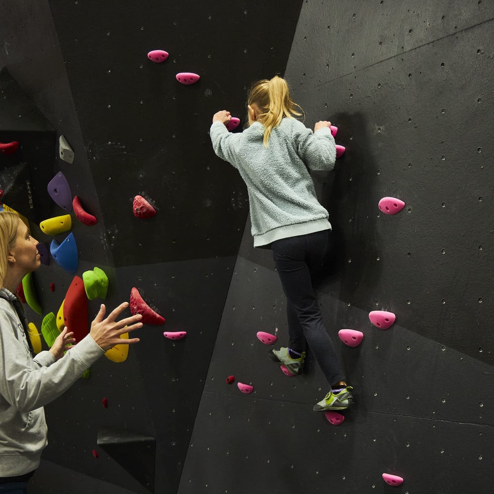 Escape Climbing 10 screw-on jugs safe, engaging practice session