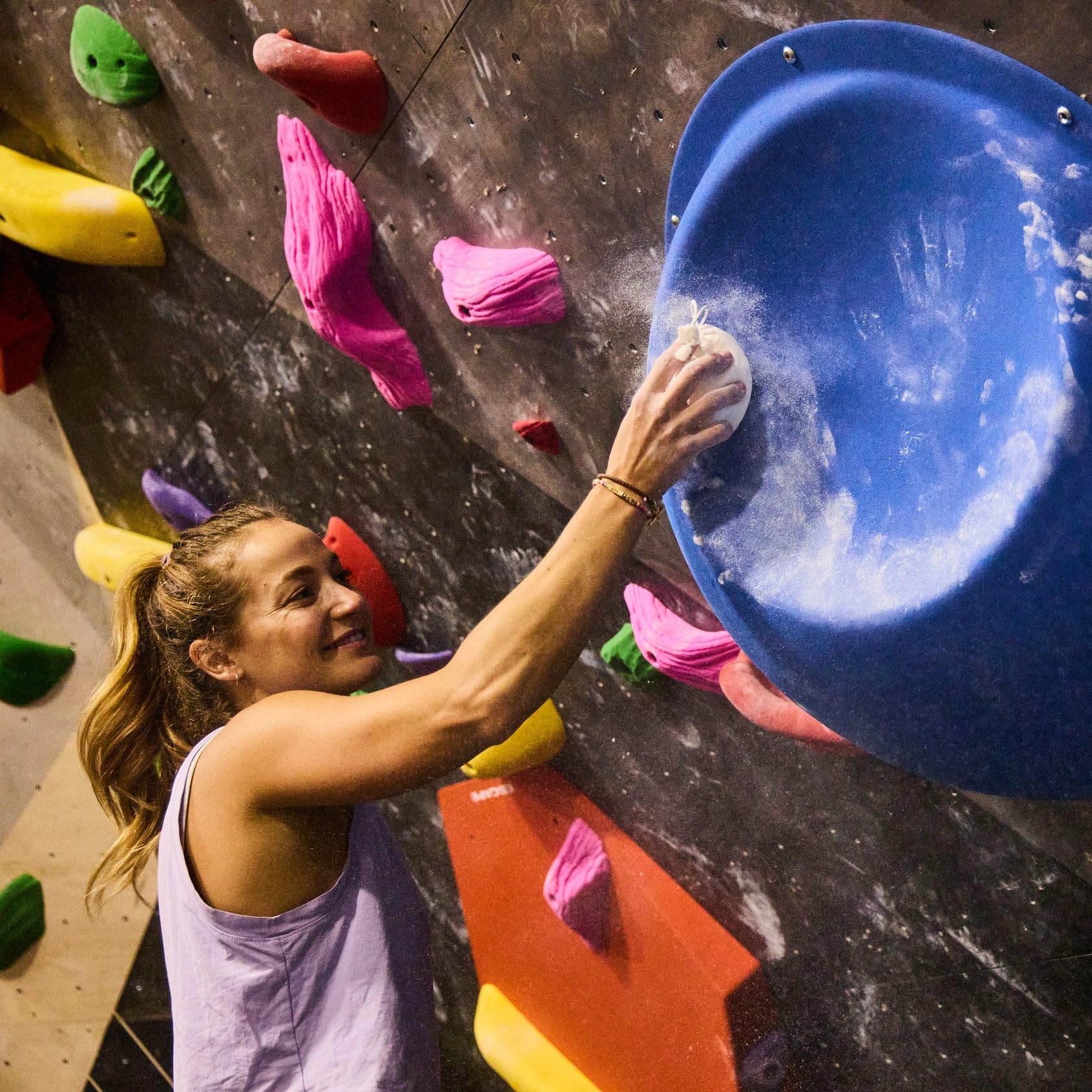 Escape Climbing Sick Dyno chalk ball dispensing flow reduces dust