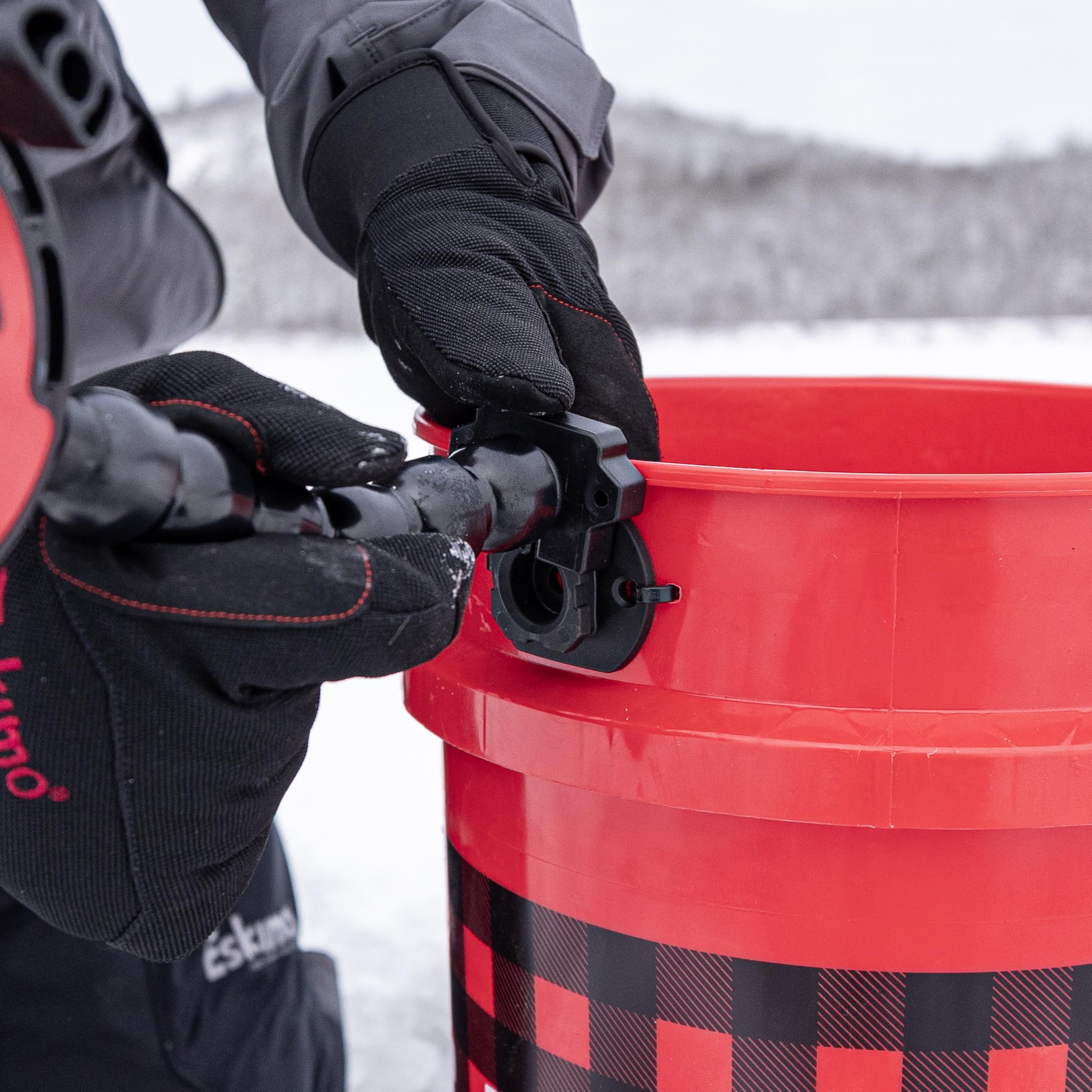 Eskimo E-Hub bucket base locking clip keeps accessories secure