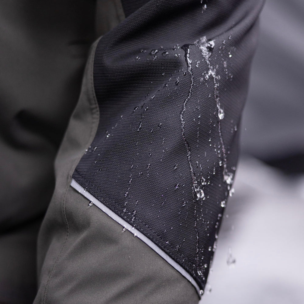 Eskimo Expedition Jacket DWR-coated fabric with 10k/10k waterproof breathability.
