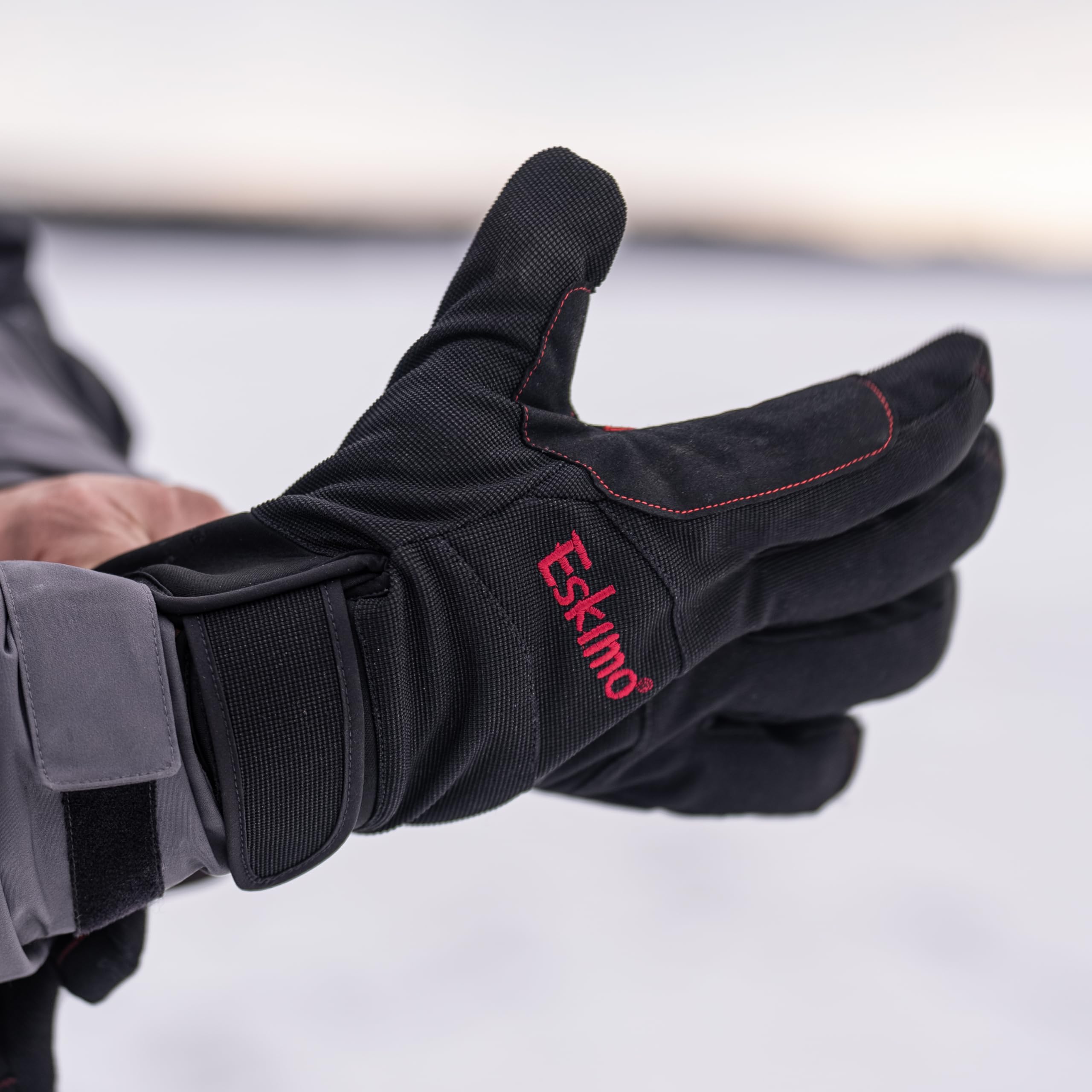 Eskimo Hole Hopper Glove with 150g Thinsulate back insulation.
