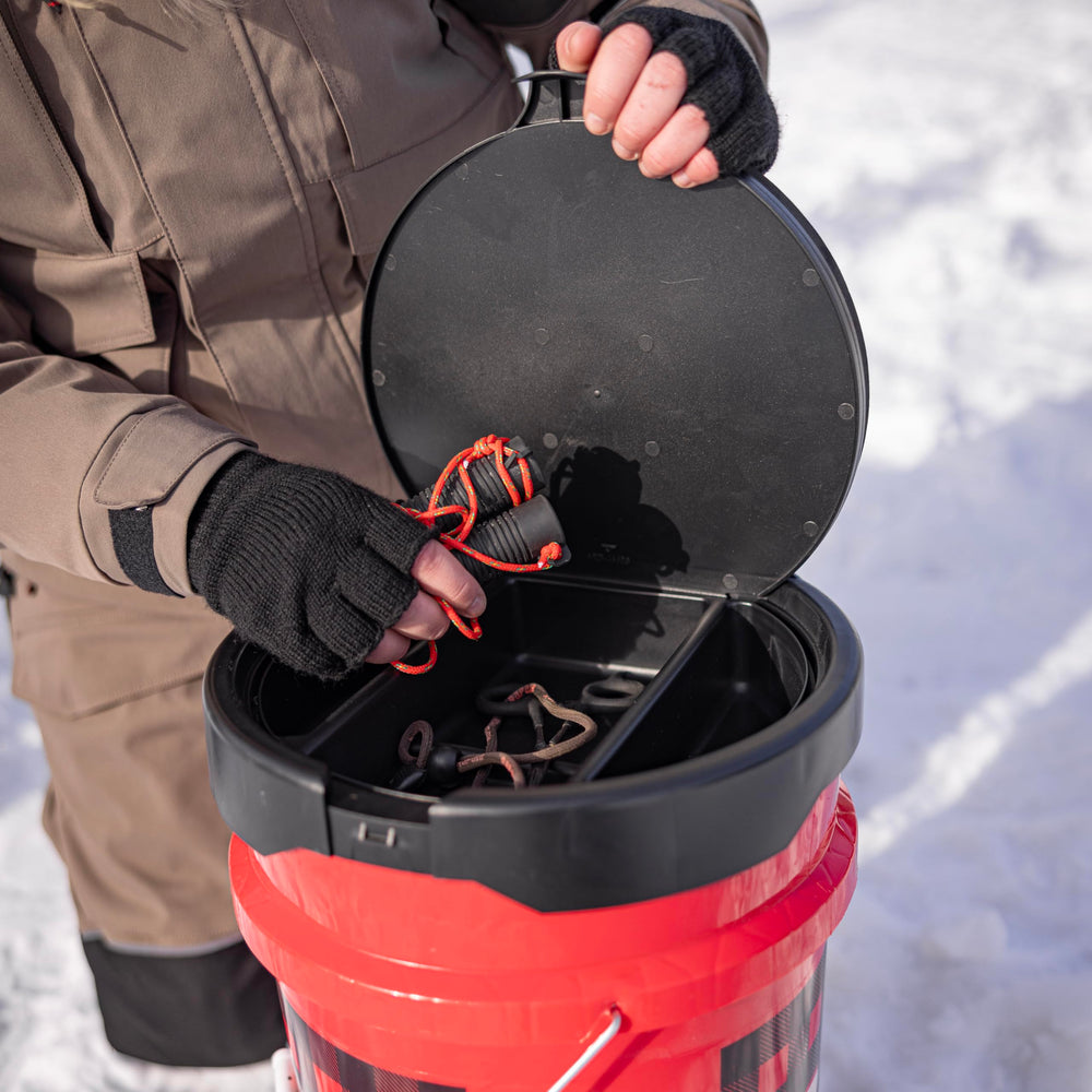 Eskimo SeatStash lid being easily removed with one hand
