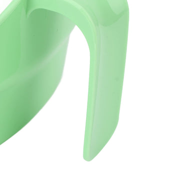 Estink Vomit Basin with easy-grip handle for one-handed use