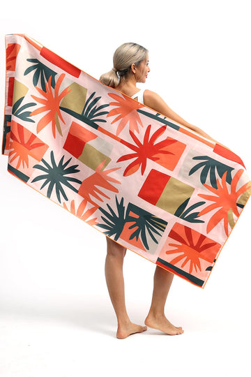 Eunzel towel soft, absorbent, and travel-friendly for gym and camping