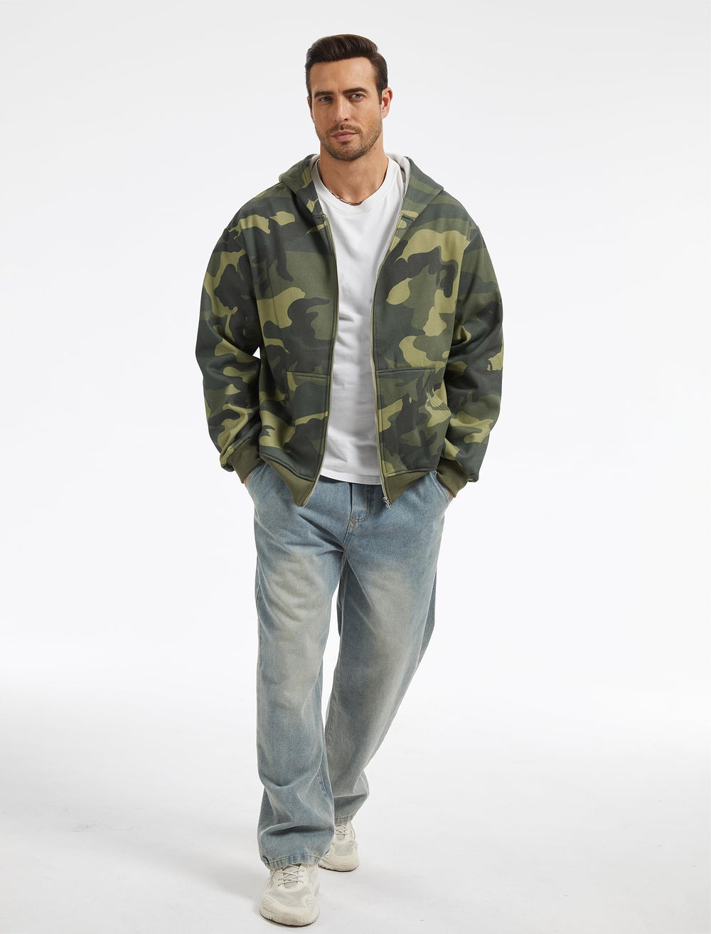 Eutten oversized hoodie side view emphasizes relaxed silhouette and comfort.