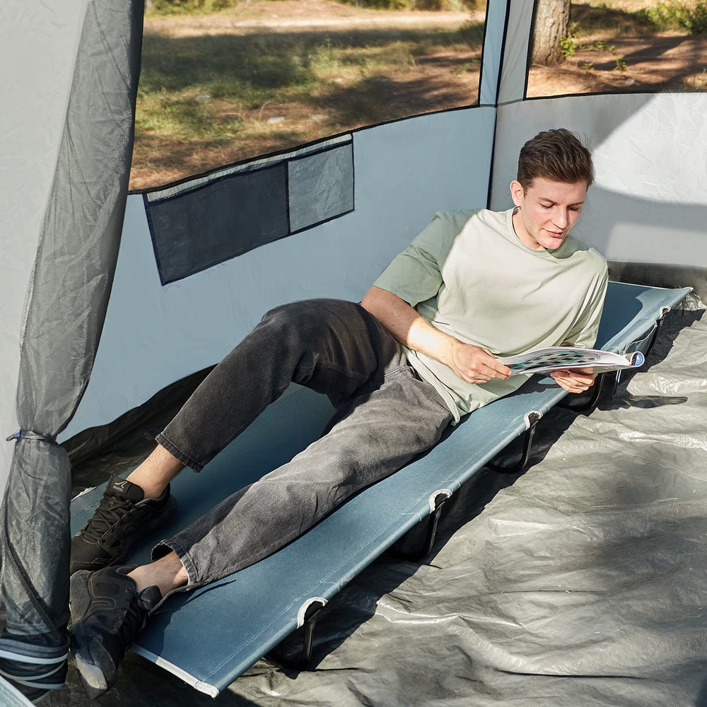 Ever Advanced cot enables quick tool-free setup.