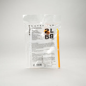 EVERNEW EBY724 water bag showing 2 L capacity for camping hydration