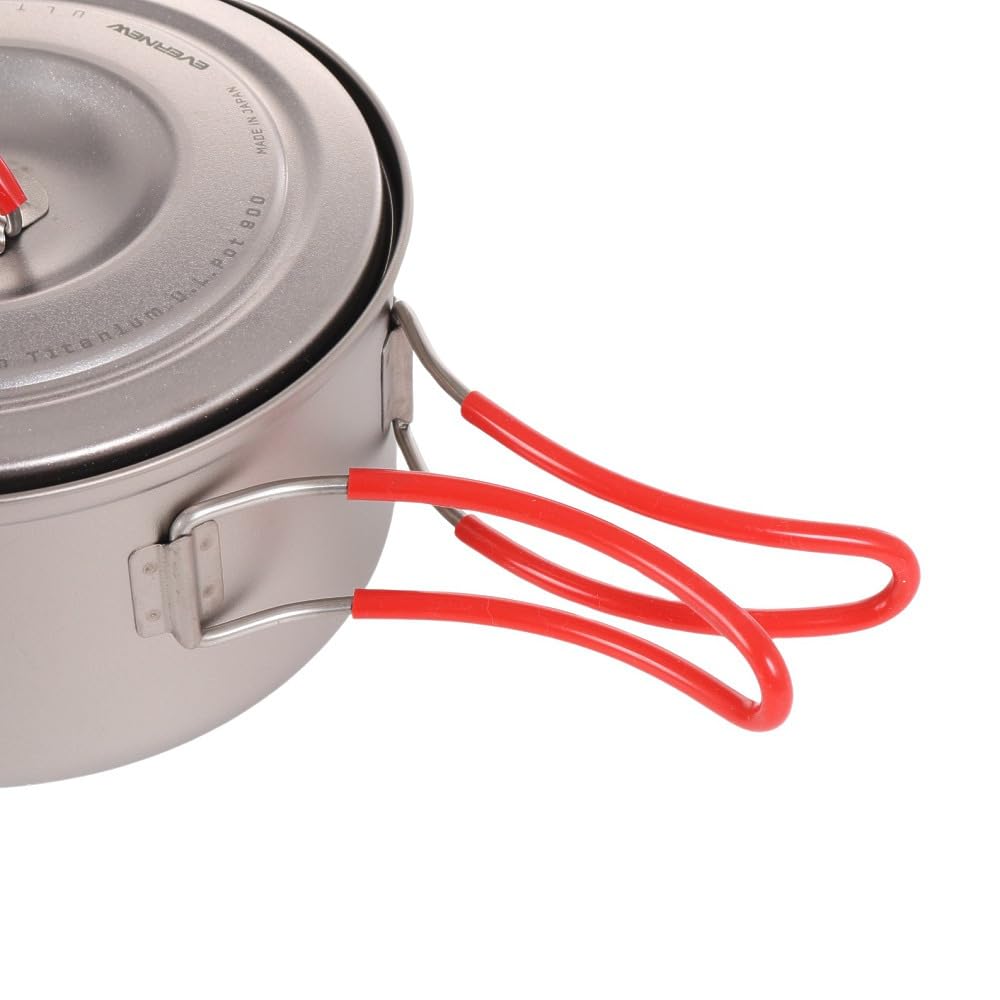 Evernew titanium compact design pot suitable for quick backcountry meals.
