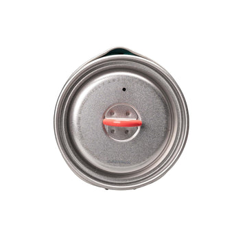 EVERNEW mug nests 110g gas cartridge for streamlined packing.