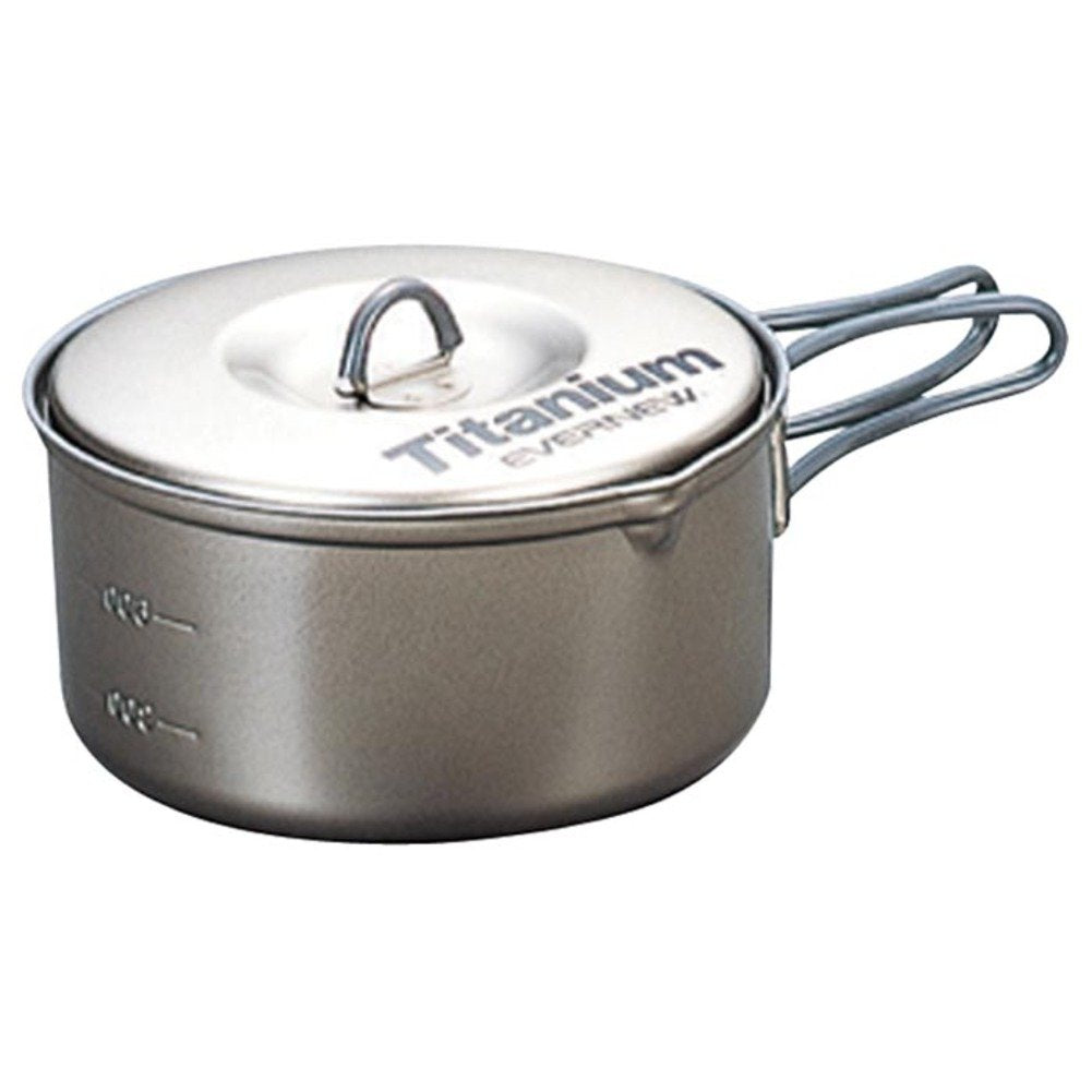 Evernew titanium non-stick pot 0.9L, top view, ideal for ultralight camping meals.